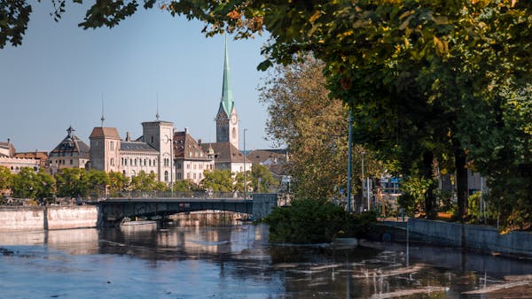 ORD⇄ZRH SWISS Business Class for 62.1K LifeMiles